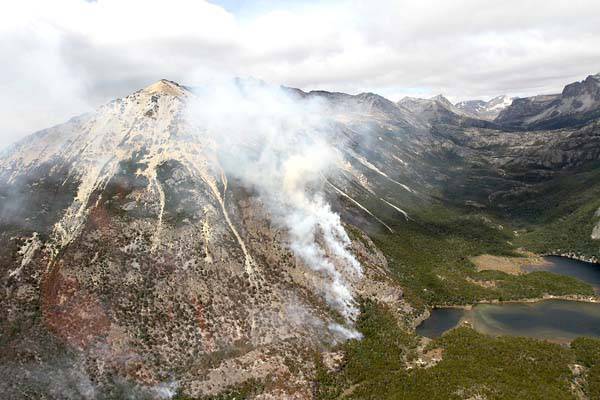 El fuego ya llegó al valle de las Siete Lagunas
<br />Persisten las malas condiciones climáticas