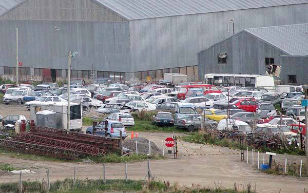 Se subastaron 57 vehículos en Ushuaia
<br />> Fracasó el remate del helicóptero de la gobernación