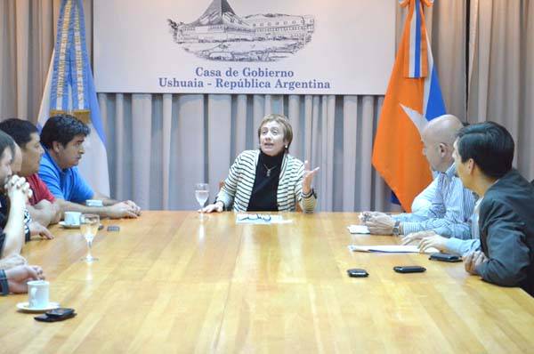 Reunión Gobierno-gremios