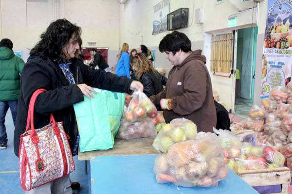 Feria municipal: se vendieron casi 30 mil kilos de frutas y verduras