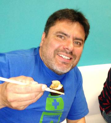 Periodista con hábitos orientales