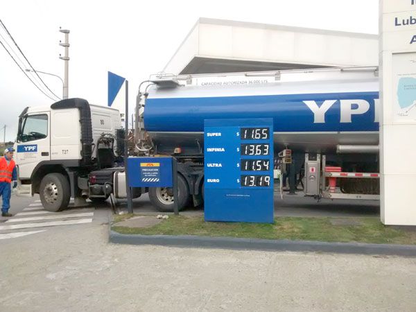 Los combustibles aumentaron un 6,14% y la nafta ya cuesta 11,65 por litro 