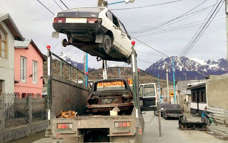 Se aprobó el régimen de tratamiento de vehículos abandonados y material chatarra