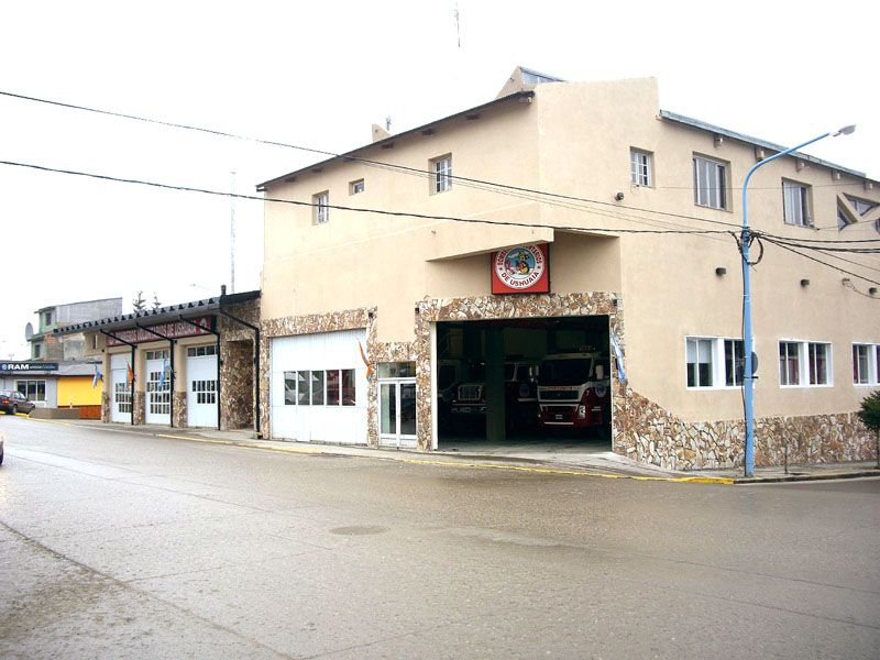 Embajadores de Ushuaia promueven campaña solidaria para colaborar con bomberos voluntarios 