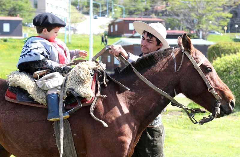 La Municipalidad de Ushuaia invita al acto por el Día de la Tradición