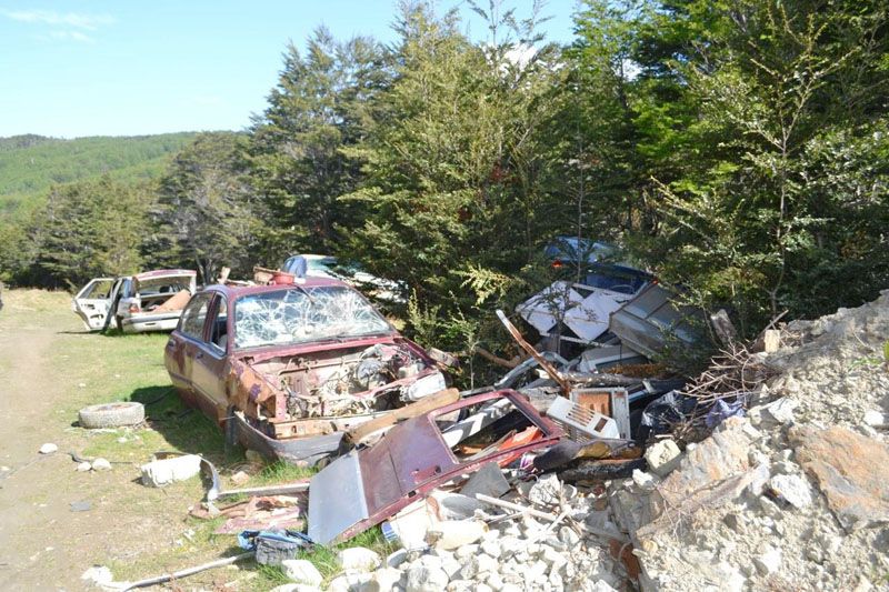 Más de 30 vecinos informaron sobre chatarra y vehículos abandonados en la vía pública