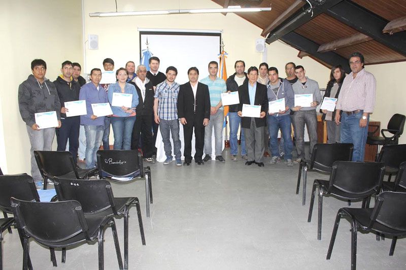 180 alumnos recibieron su certificado de Formación Laboral