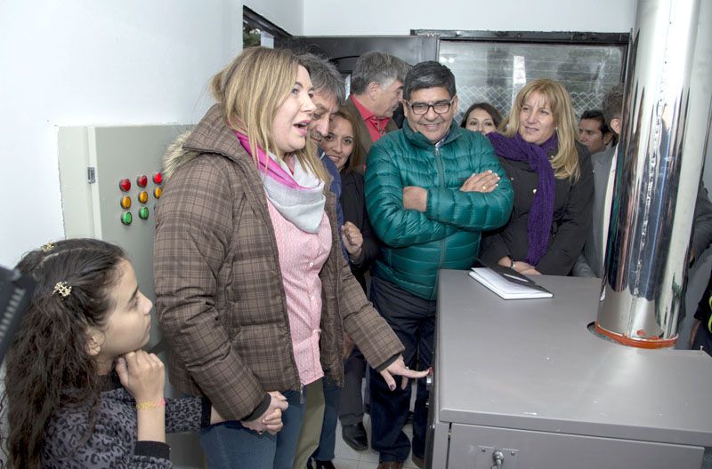 Bertone puso en marcha en Tolhuin la planta de tratamiento de líquidos residuales 