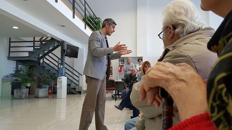 Jubilados reclamaron en las oficinas de PAMI por el corte de prestaciones