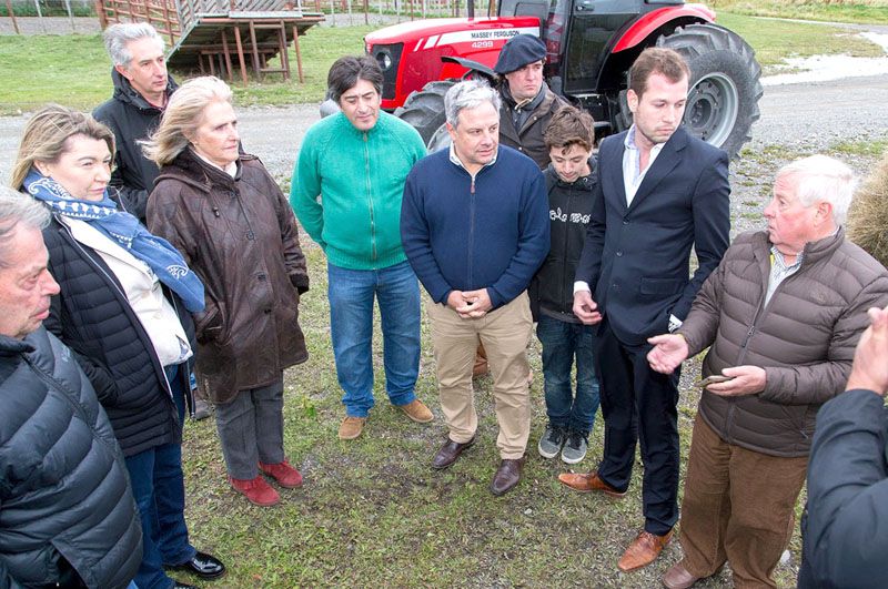   Bertone encabezó la firma de un convenio forrajero por 10 millones de pesos