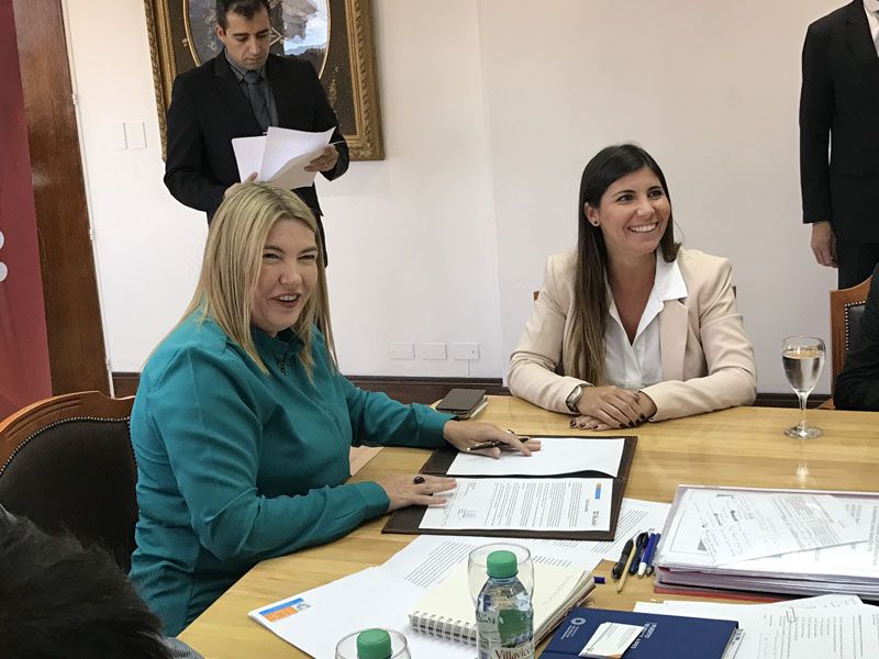  Bertone recibió donación de Newsan para el Polivalente de Arte