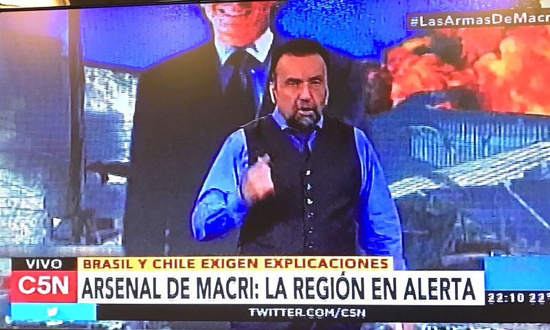 Acusan al periodista Roberto Navarro de “pedir publicidad” para cambiar un informe sobre la industria fueguina