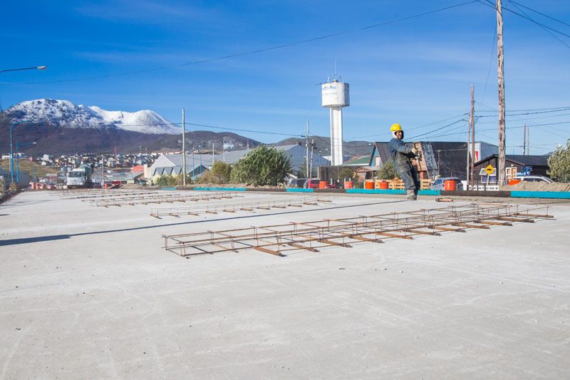 Avanza la obra de pavimentación y ensanche de la avenida Perito Moreno