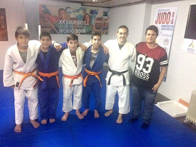 Escuela Municipal se presenta en el Nacional