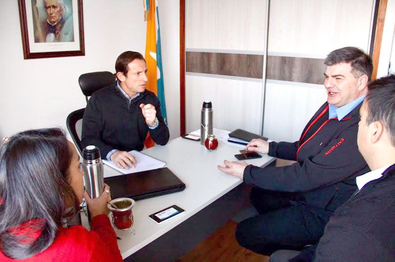 Bertotto promueve la incorporación de un servicio especial de colectivos hasta el Aeropuerto