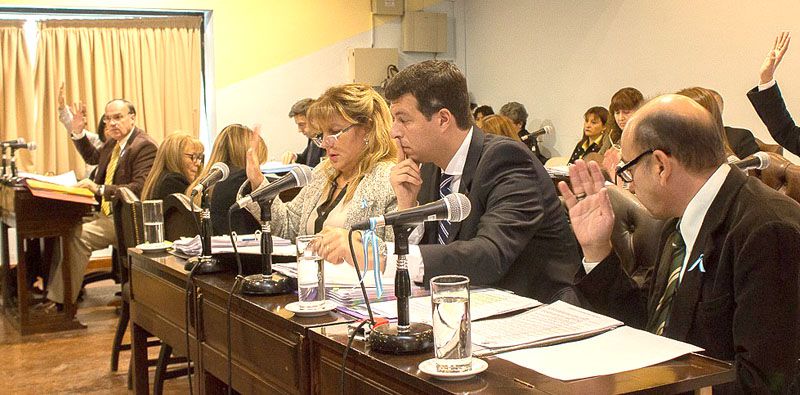 Por ajustada mayoría se derogó el régimen de equiparación salarial para los docentes nacionales 