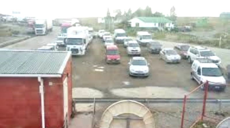 Se registraron largas filas de vehículos en los pasos fronterizos de San Sebastián y Monte Aymond