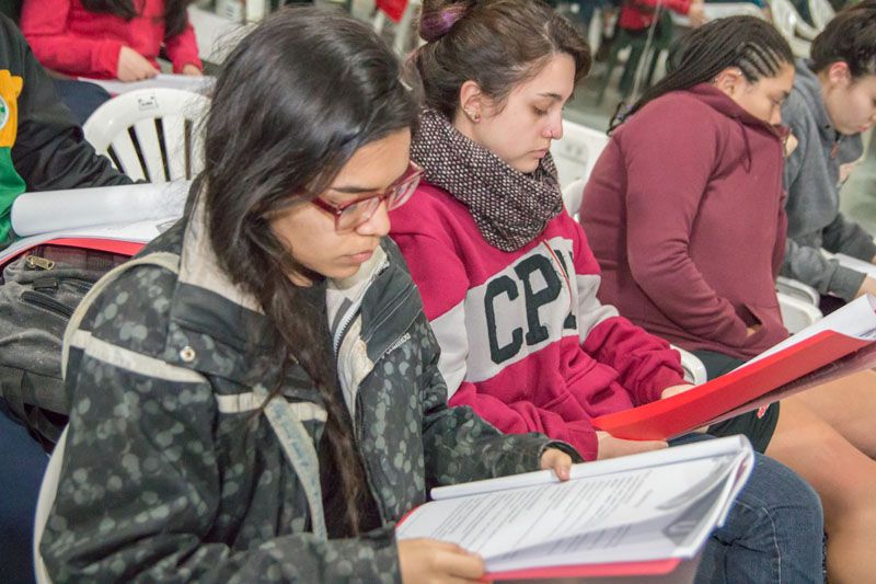 Más de 40 estudiantes participaron del primer encuentro informativo del ‘Ushuaia Joven’