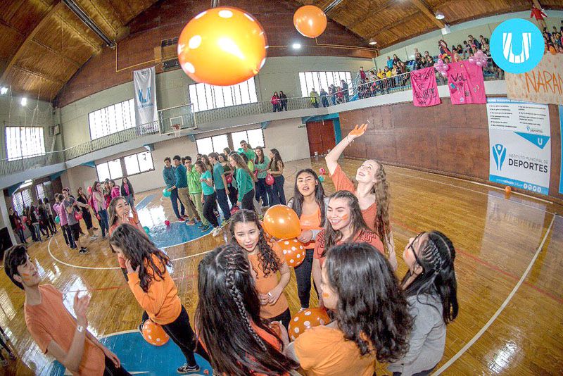 Con el Ushuaia Joven se reabrió el polideportivo Lasserre