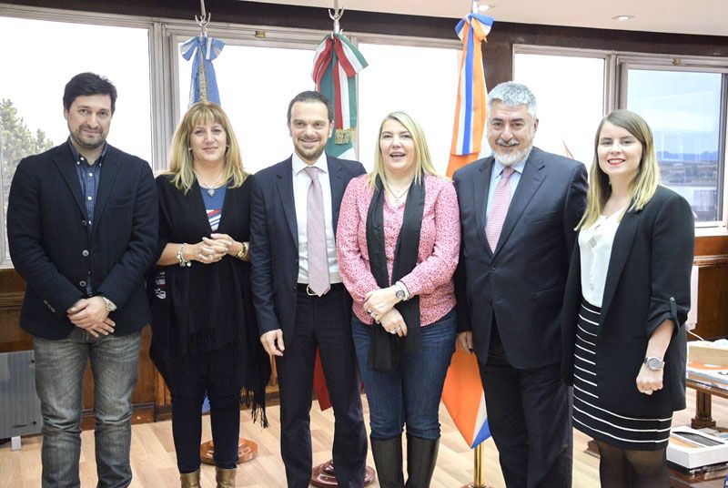 Bertone recibió a representantes de la Embajada de Italia