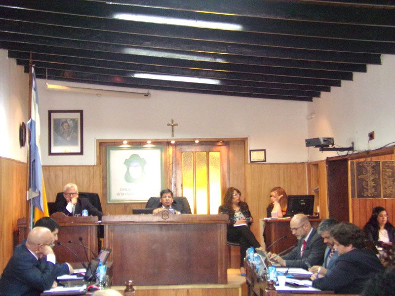 El proyecto de presupuesto municipal 2018 permanecerá en comisión de Hacienda