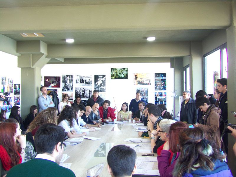 Colegios secundarios debatirán sobre más de 30 proyectos en sesión estudiantil