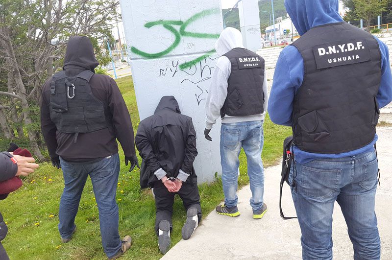 Demoran a dos mayores y un menor con porros cerca del Colegio Olga B. de Arko