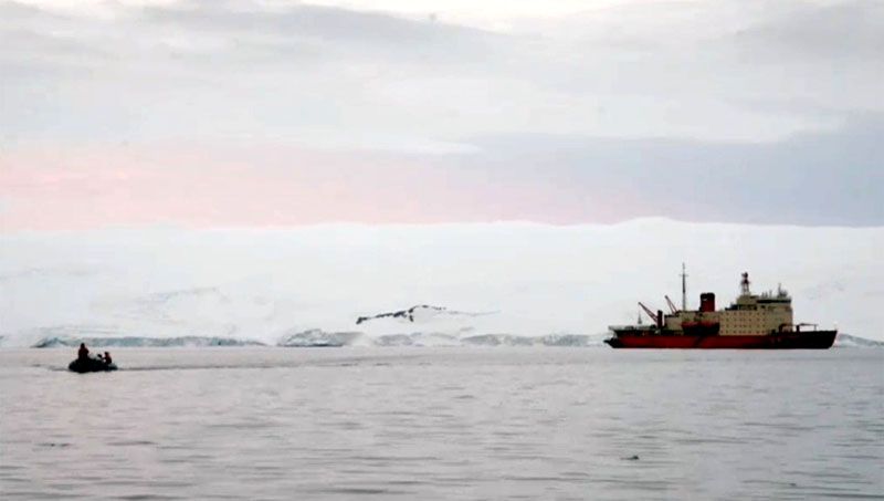 El rompehielos ARA “Almirante Irízar” llegó a la Antártida