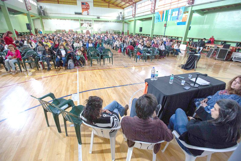 Más de mil docentes fueguinos participaron de la capacitación sobre “educación, inclusión y oportunidad”