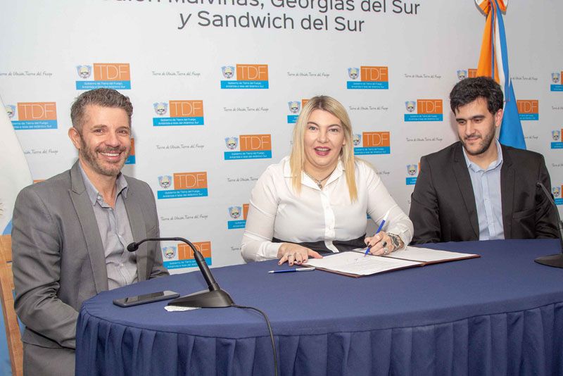 Firmaron decreto provincial para apoyar a artistas fueguinos