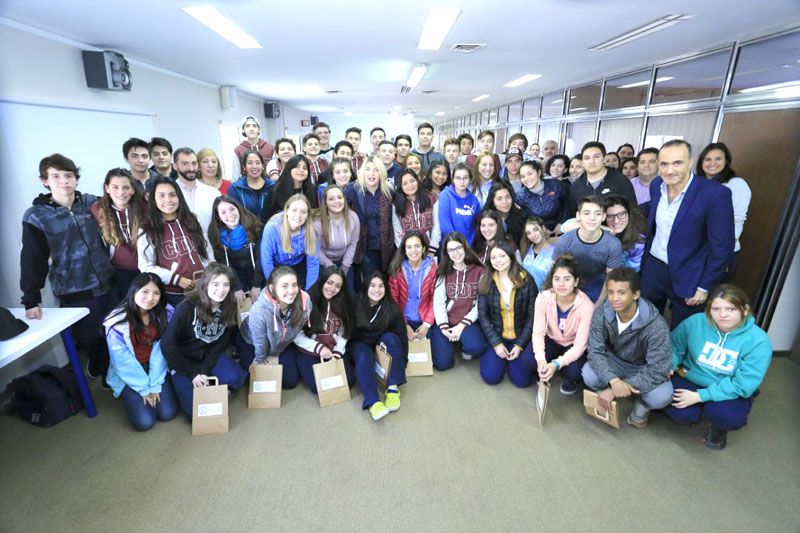 Alumnos de Ushuaia visitaron fábrica en Río Grande