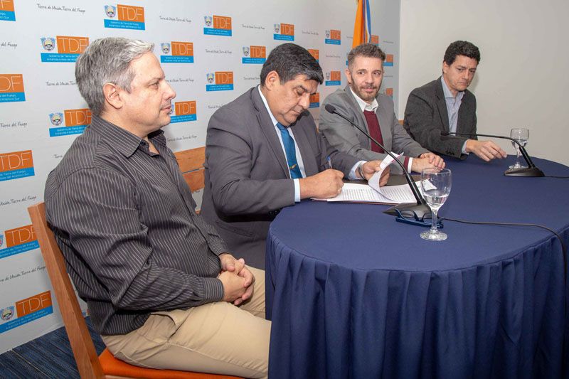 Se firmó el contrato del Corredor del Beagle