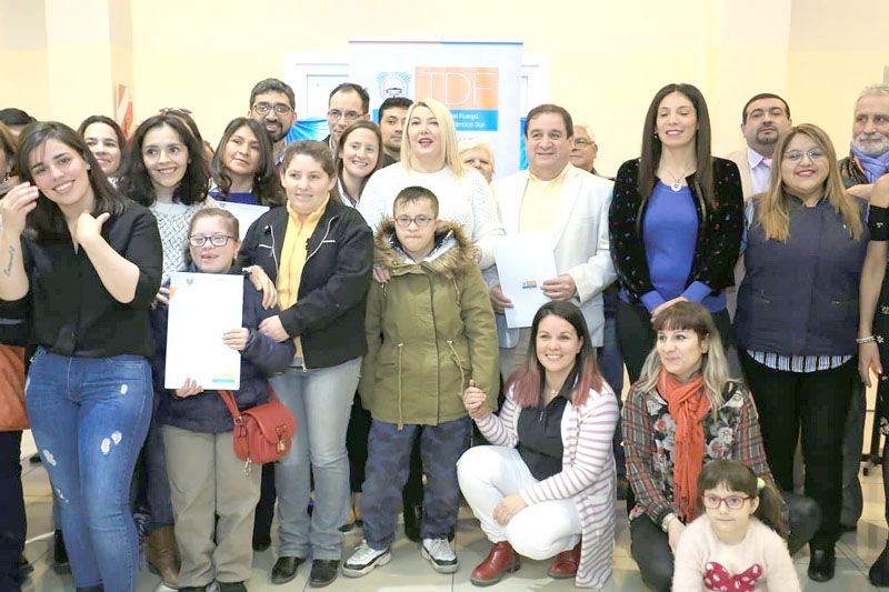 12 asociaciones civiles recibieron su Personería Jurídica