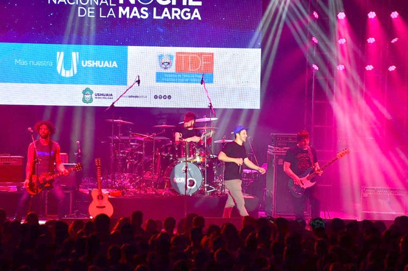 La Noche más Larga tuvo rock 