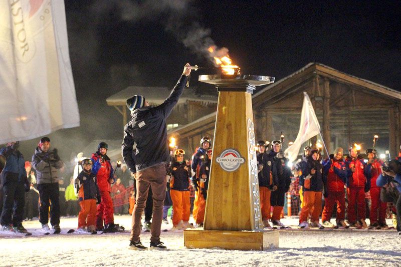 Con la tradicional Bajada de Antorchas, Cerro Castor inauguró la temporada 2018