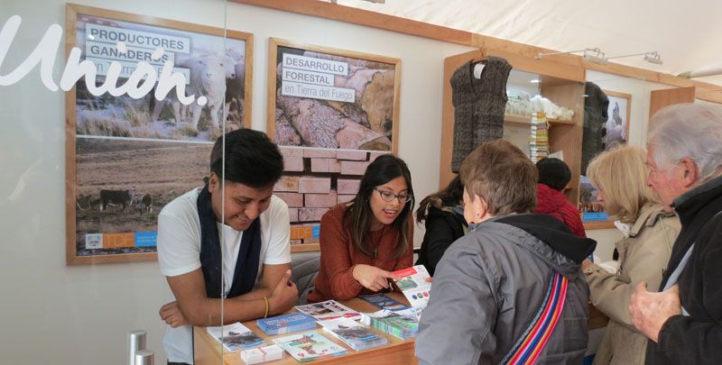 Estudiantes fueguinos realizaron promoción en la Expo Rural