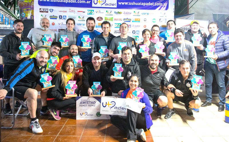 Ushuaia Pádel brillo con el 3 Amistad