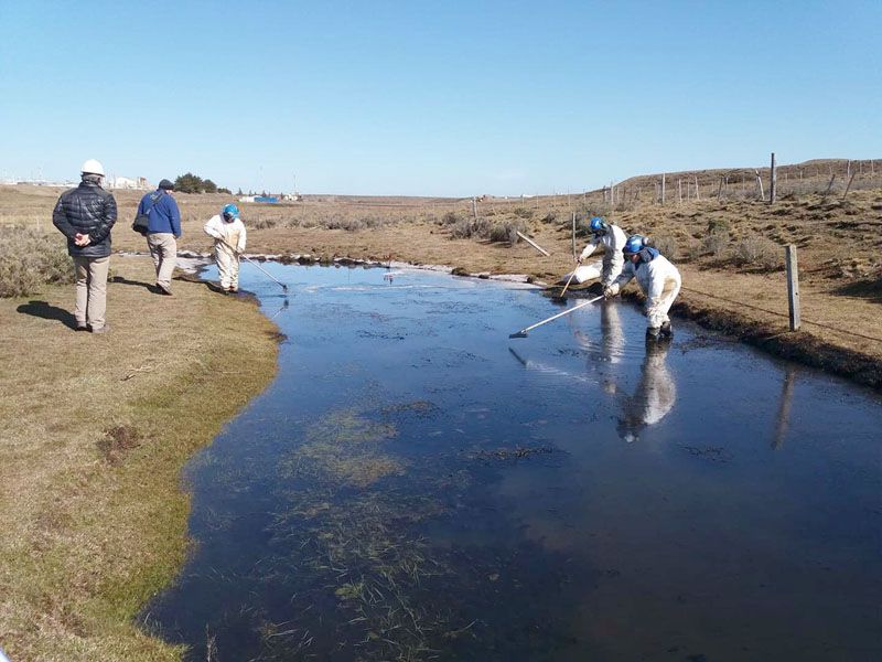 Una planta operada por YPF derramó 720 mil litros de petróleo