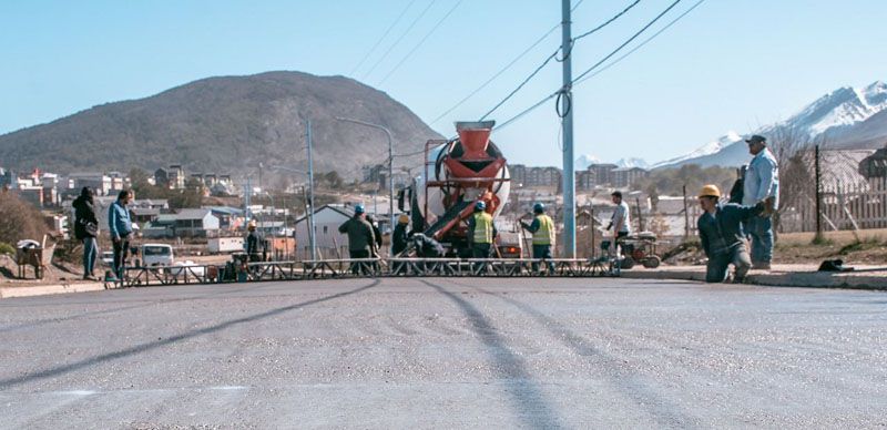 Comenzó el hormigonado de la calle De la Estancia