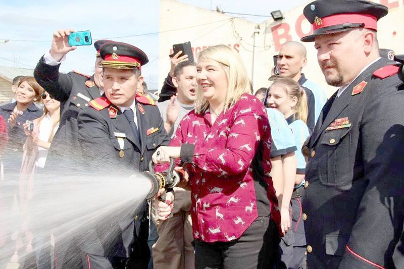 Con presencia de la Gobernadora, bomberos riograndenses festejaron su aniversario