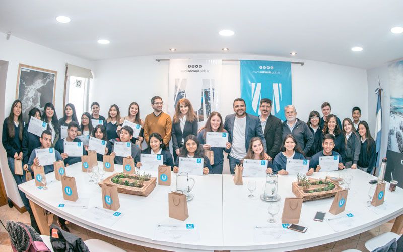 Vuoto entregó certificados a alumnos de la EPET que se capacitaron en el Municipio