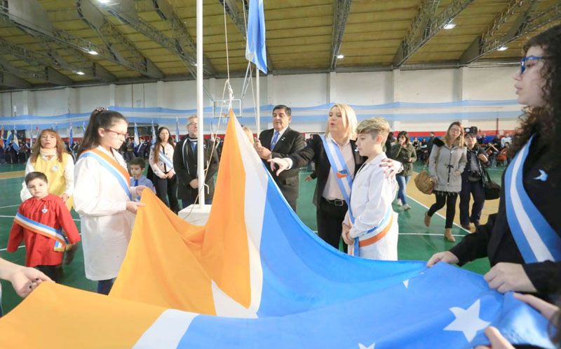 Por el 25 de Mayo, hubo actos en Río Grande y Ushuaia