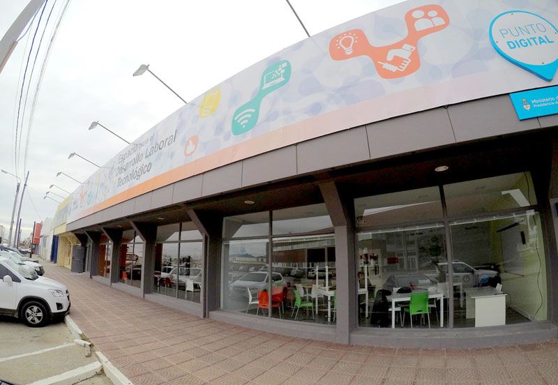 Capacitación en tecnología y habilidades digitales