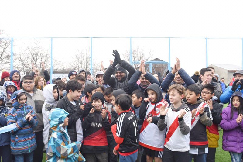 Bertone y Vuoto inauguraron el playón deportivo del Pipo