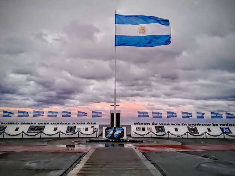 El Monumento de Malvinas se iluminará de Rojo