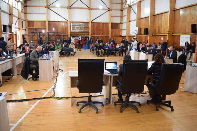 Sesionó el Concejo Deliberante en el gimnasio de la Escuela N° 13