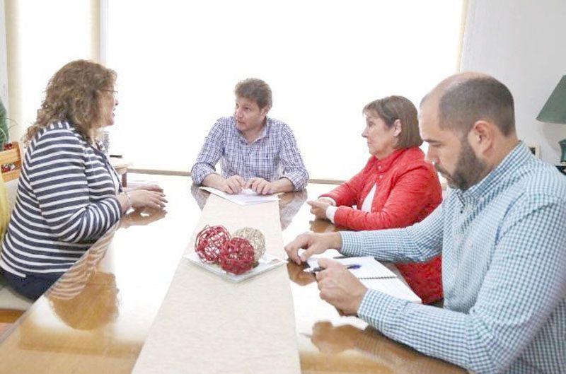El Gobernador se reunió con las diputadas Caparrós y Yutrovic