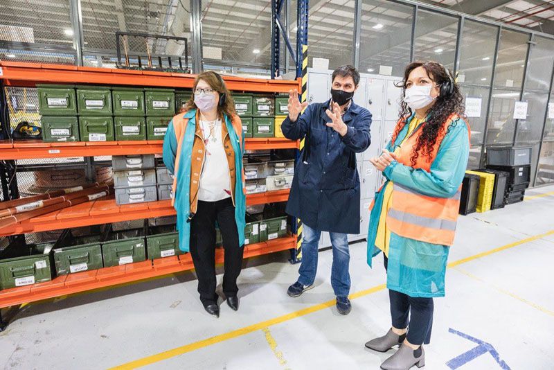 Avila recorrió las plantas del Grupo Newsan junto a la diputada Yutrovic