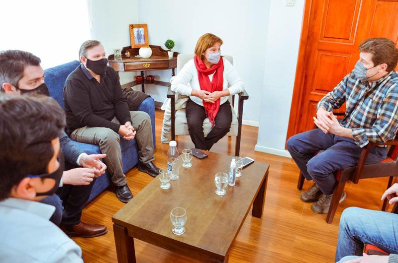  Hubo reunión de Melella con los intendentes Pérez y Harrintong 