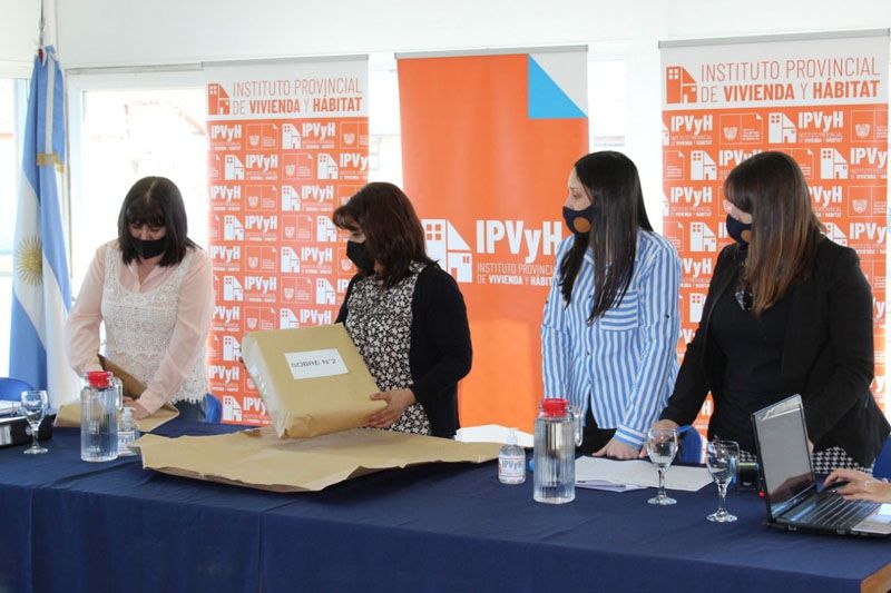  EL IPVyH comenzó con la apertura de sobres para la construcción de viviendas